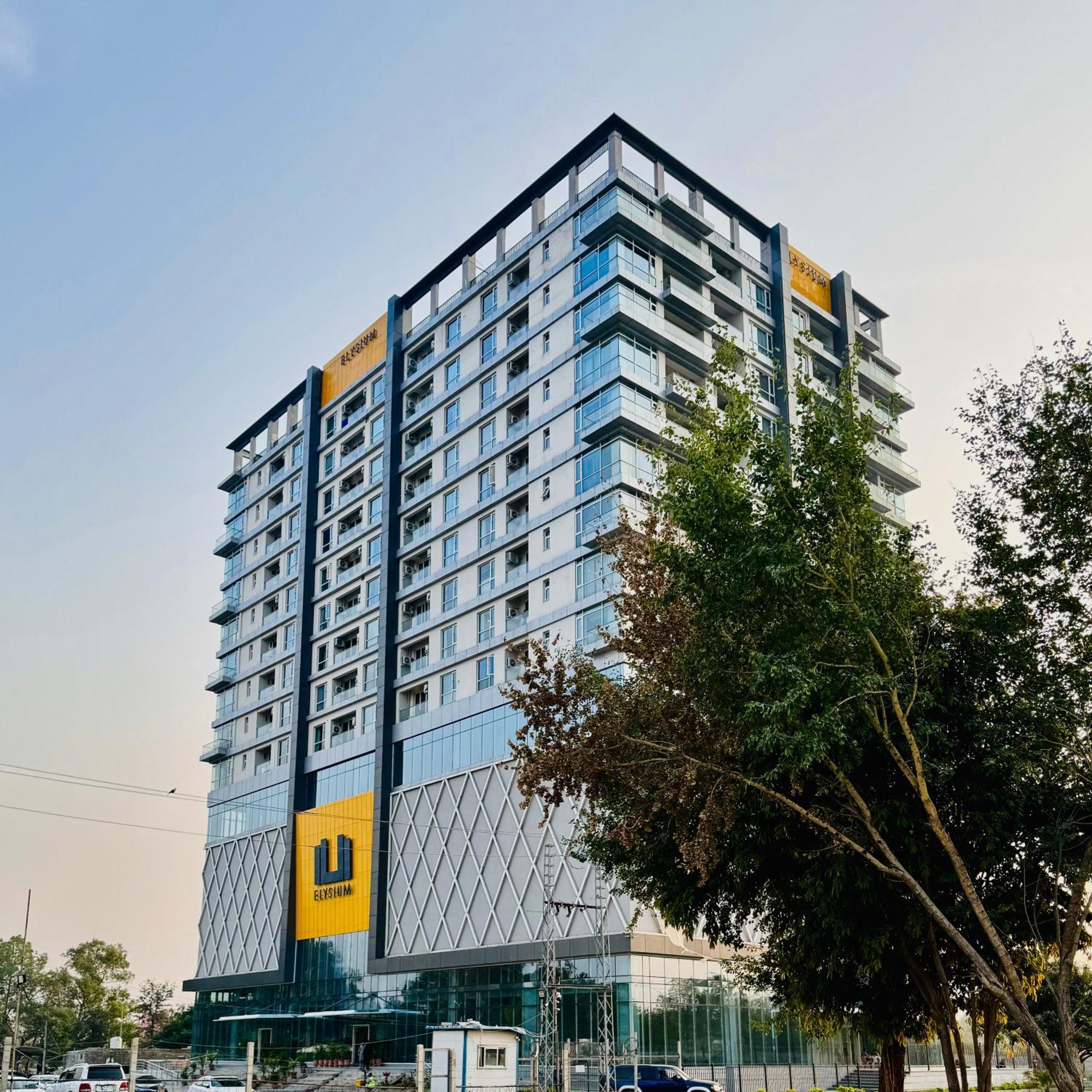 Sky Views Executive Apartments Facing Centaurus Mall Islamabad Exterior photo